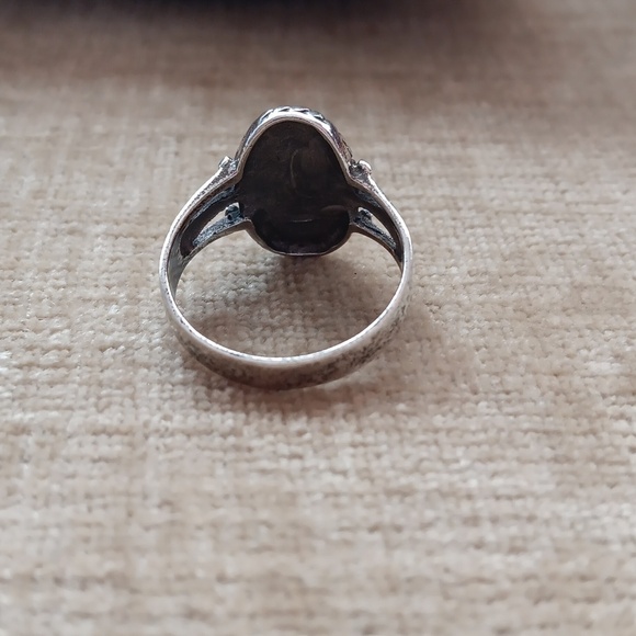 Silver Onyx Ring - Picture 3 of 10